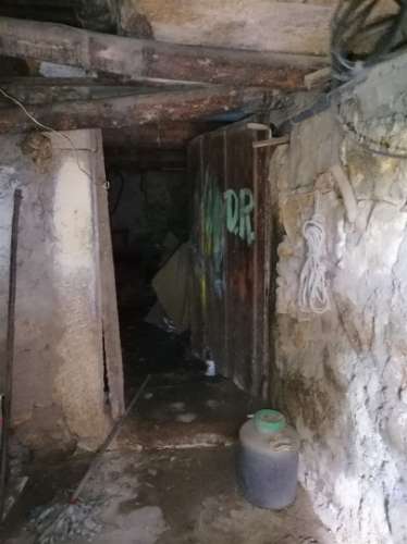 Moradia com 80m2 para remodelar - Centro Penamacor