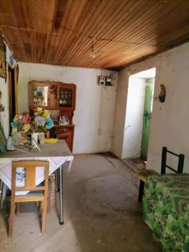 Moradia com 80m2 para remodelar - Centro Penamacor