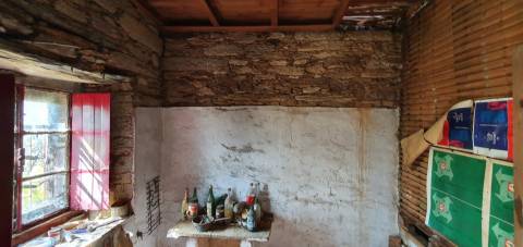 Moradia com terreno na freguesia de Santo André das Tojeiras