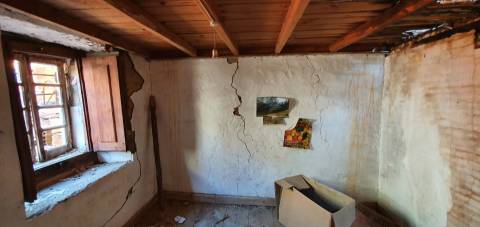 Moradia com terreno na freguesia de Santo André das Tojeiras