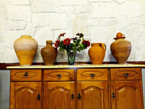 Posto de combustível com restaurante e diversão noturna. Um ótimo espaço para restauração e hotel