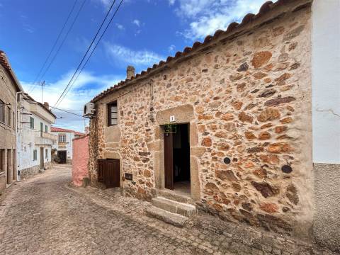 Casa da Raia - Moradia centenária restaurada - 85m2 - Penha Garcia