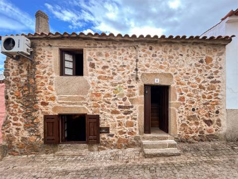 Casa da Raia - Moradia centenária restaurada - 85m2 - Penha Garcia