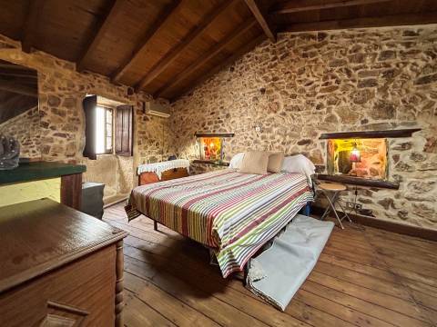 Casa da Raia - Moradia centenária restaurada - 85m2 - Penha Garcia