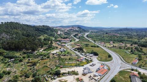 Quintinha com 3500m2 situada na entrada de Penamacor.