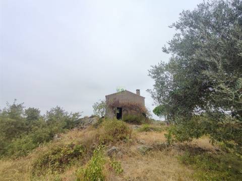 Quintinha mesmo á entrada de Penamacor!