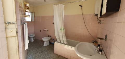 Moradia T4 com Quintal - Póvoa de Rio de Moinhos