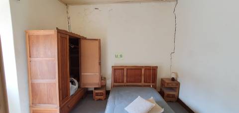 Moradia T4 com Quintal - Póvoa de Rio de Moinhos