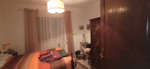 Moradia V6 no centro da Aldeia de Salvador.