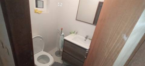 Moradia V6 no centro da Aldeia de Salvador.