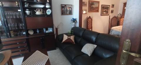 Moradia V6 no centro da Aldeia de Salvador.