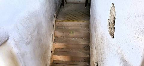 Moradia em granito para recuperar - 206.7m2 de construção - Tinhalhas