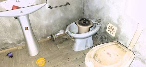 Moradia em granito para recuperar - 206.7m2 de construção - Tinhalhas