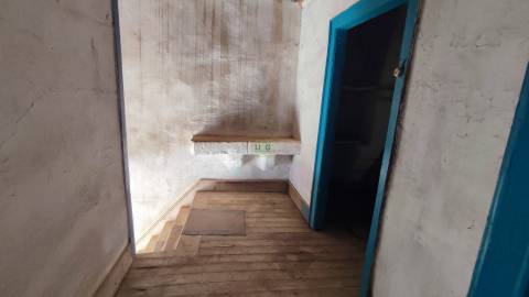 Casa na aldeia para reconstrução