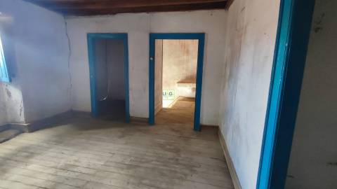 Casa na aldeia para reconstrução