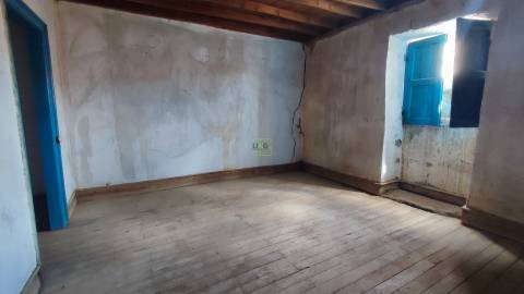 Casa na aldeia para reconstrução
