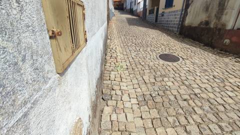 Casa na aldeia para reconstrução