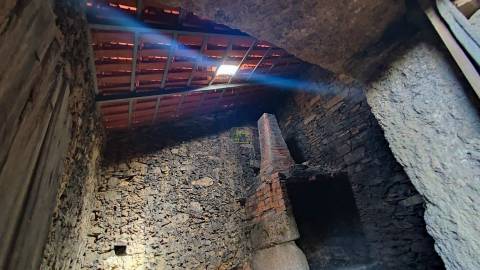 Casa na aldeia para reconstrução