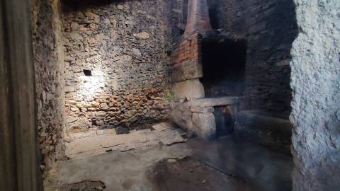 Casa na aldeia para reconstrução