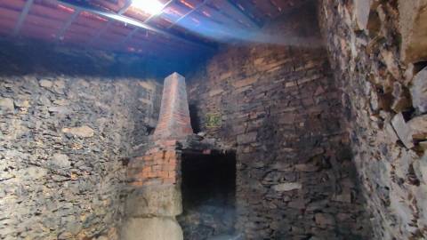 Casa na aldeia para reconstrução