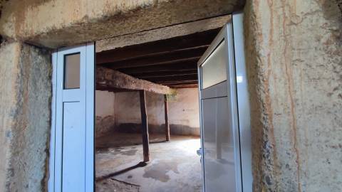 Casa na aldeia para reconstrução