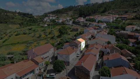 Casa na aldeia para reconstrução