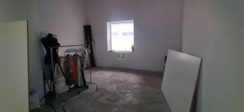 Loja com 35 m2 em pleno no centro da cidade.