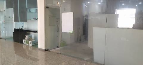 Loja com 35 m2 em pleno no centro da cidade.