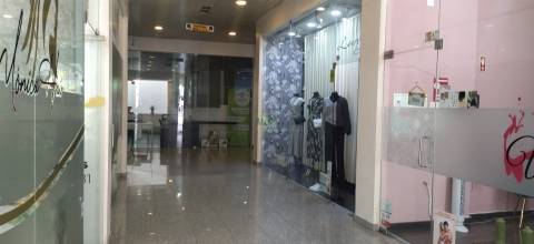 Loja com 35 m2 em pleno no centro da cidade.