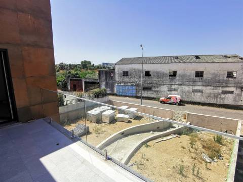 Moradia isolada T4+2 com Piscina