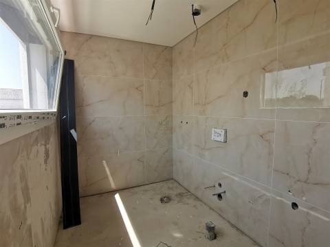 Moradia isolada T4+2 com Piscina