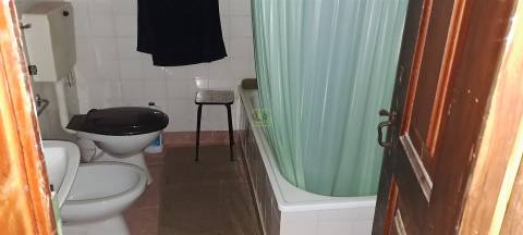 Moradia T6 no centro da Aldeia das Águas, Penamacor.