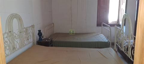 Moradia T6 no centro da Aldeia das Águas, Penamacor.