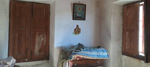 Moradia T6 no centro da Aldeia das Águas, Penamacor.