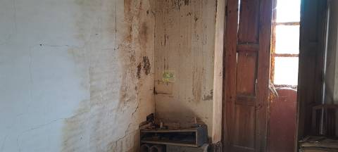 Moradia T6 no centro da Aldeia das Águas, Penamacor.