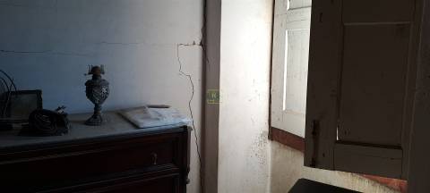 Moradia T6 no centro da Aldeia das Águas, Penamacor.