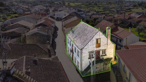 Moradia T6 no centro da Aldeia das Águas, Penamacor.