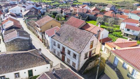 Moradia T6 no centro da Aldeia das Águas, Penamacor.