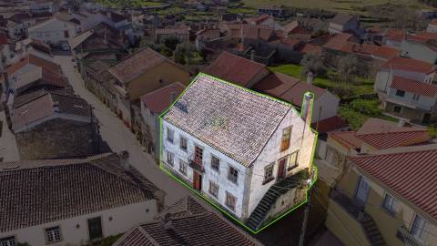 Moradia T6 no centro da Aldeia das Águas, Penamacor.