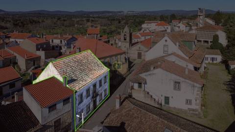 Moradia T6 no centro da Aldeia das Águas, Penamacor.