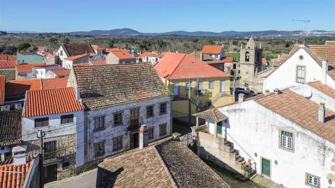 Moradia T6 no centro da Aldeia das Águas, Penamacor.