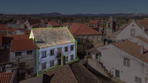 Moradia T6 no centro da Aldeia das Águas, Penamacor.