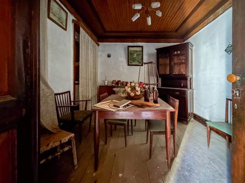 Moradia T6 no centro da Aldeia das Águas, Penamacor.