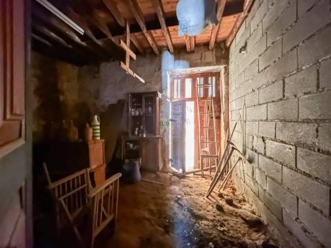 Moradia T6 no centro da Aldeia das Águas, Penamacor.