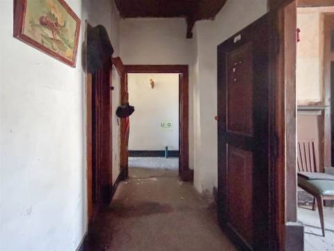 Moradia T6 no centro da Aldeia das Águas, Penamacor.