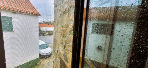 Moradia V3 - Renovada - Medelim