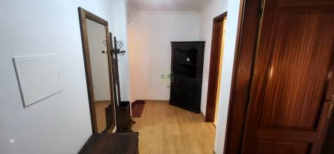 Moradia V3 - Renovada - Medelim