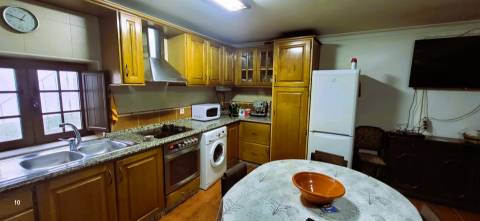 Moradia V3 - Renovada - Medelim