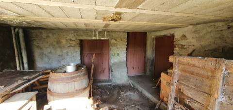 Moradia para venda, com quintal na freguesia de Sarzedas