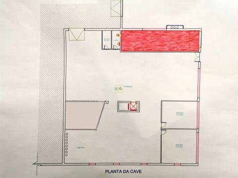 Armazém/Garagem com 412m2 para venda na Qtª das Violetas